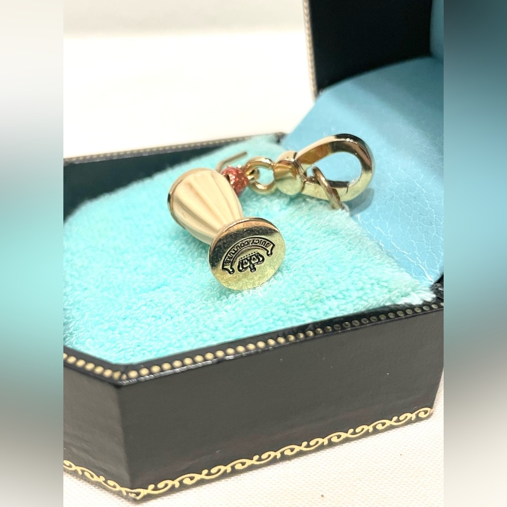 JUICY COUTURE Old Fashioned Milkshake Ice Cream Sundae Vintage Y2K Charm Cherry - Picture 3 of 5